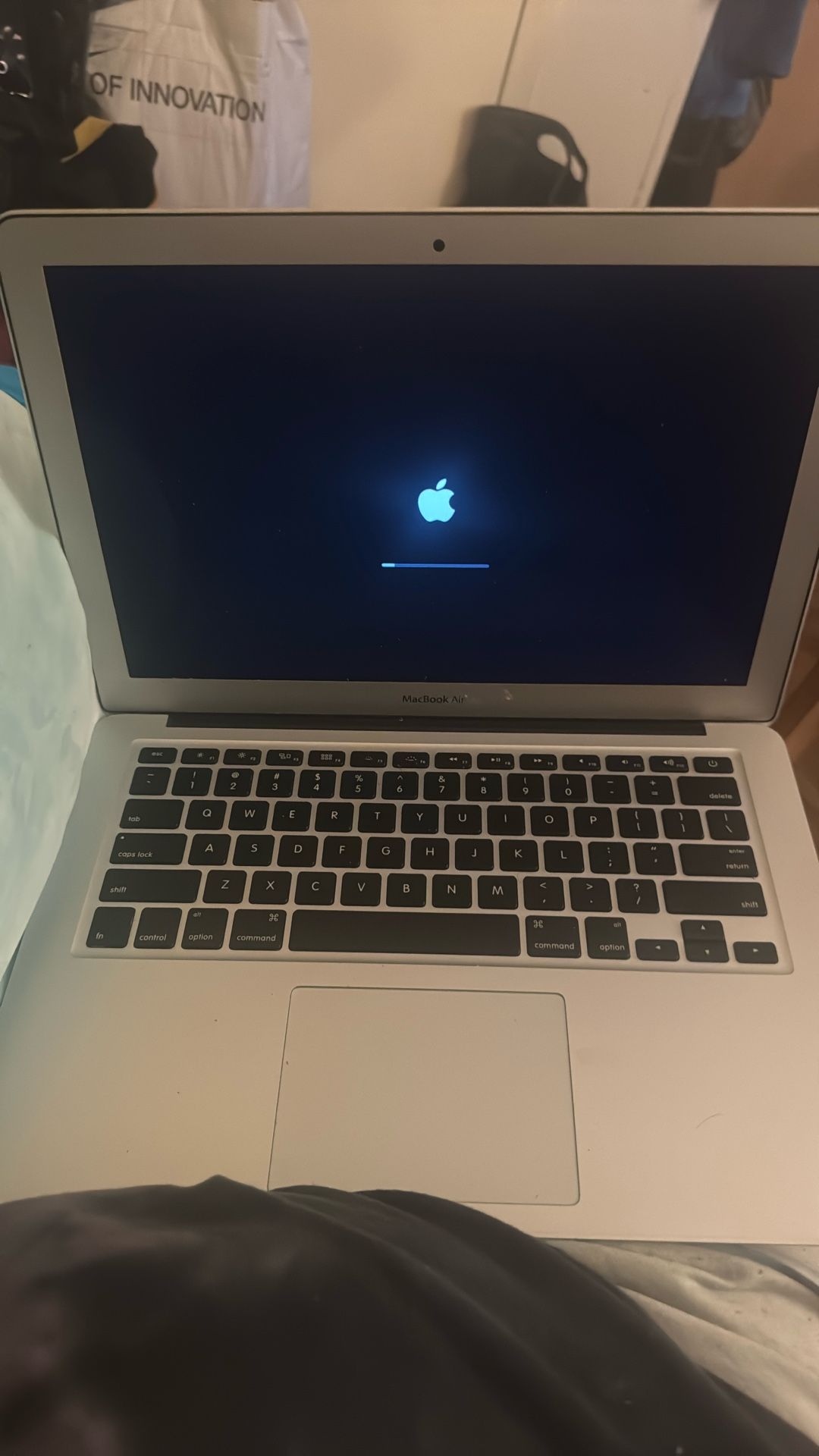 Silver MacBook Air 11inch 