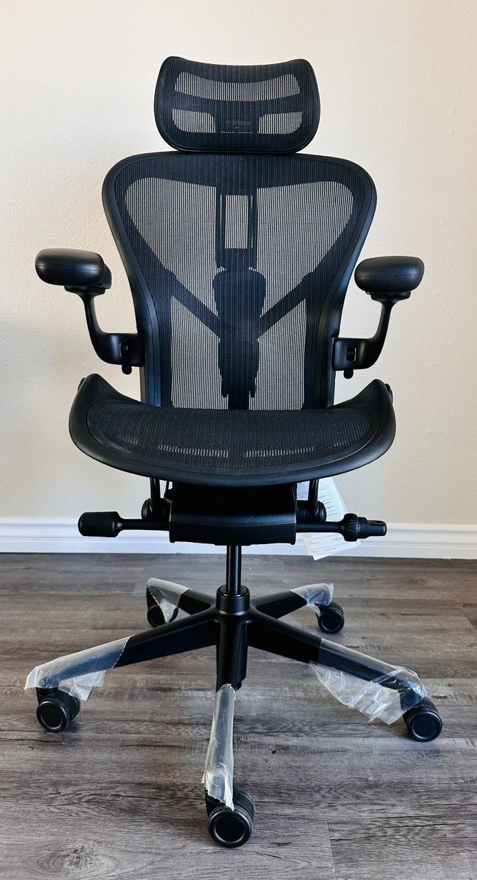 BRAND NEW HERMAN MILLER AERON REMASTERED ONYX CHAIRS PICK-UP SHIPPING DELIVERY