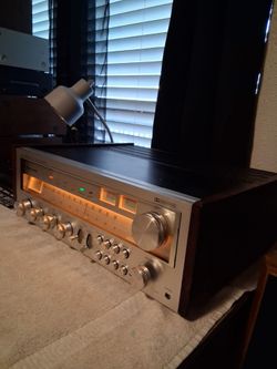 Vintage Realistic STA- 2000D
