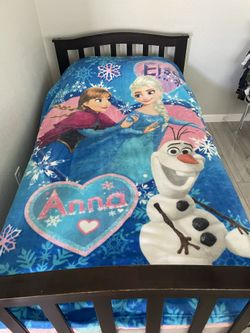 Frozen Twin Size Blanket