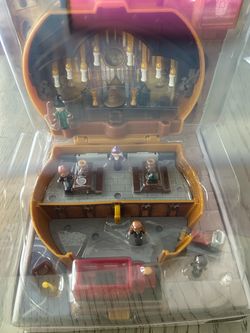 Harry Potter Hogwarts Playset with Mini Figures