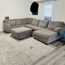 Sectional Couches 