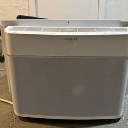 Air Conditioner Fridgidaire Wi-Fi  10,000 Btu