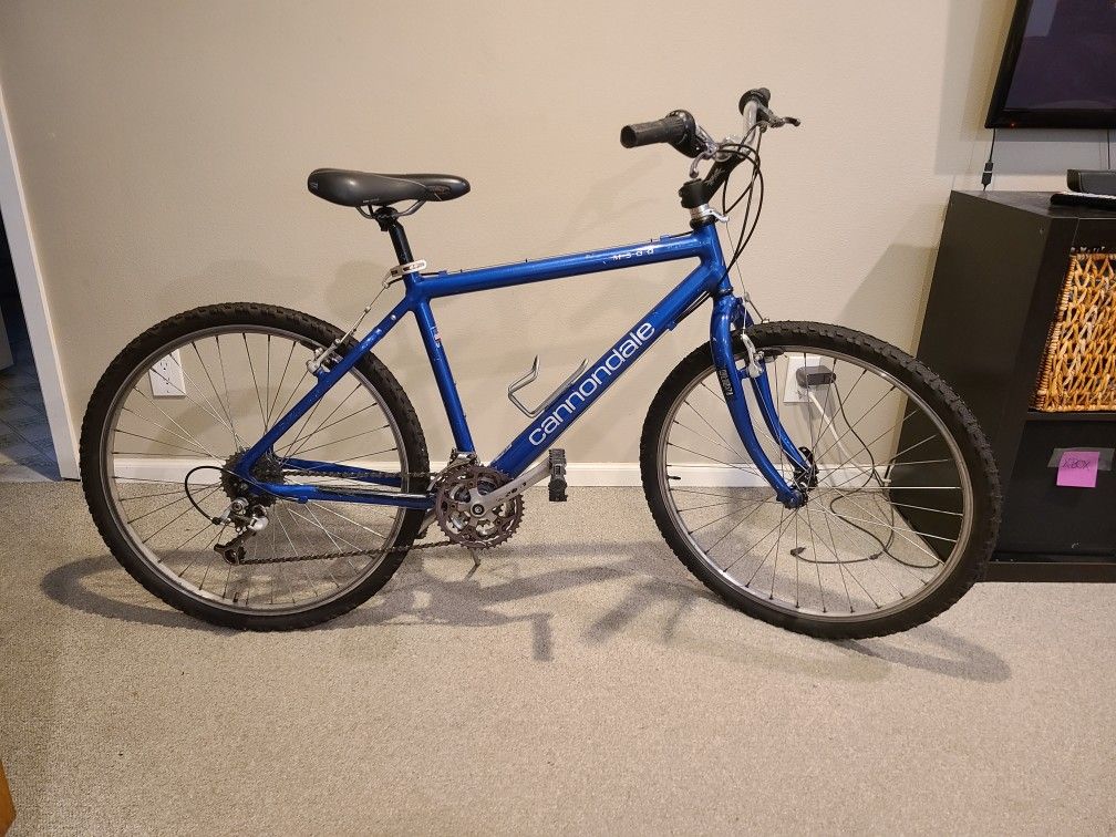 Cannondale M500 Mountain Bike
