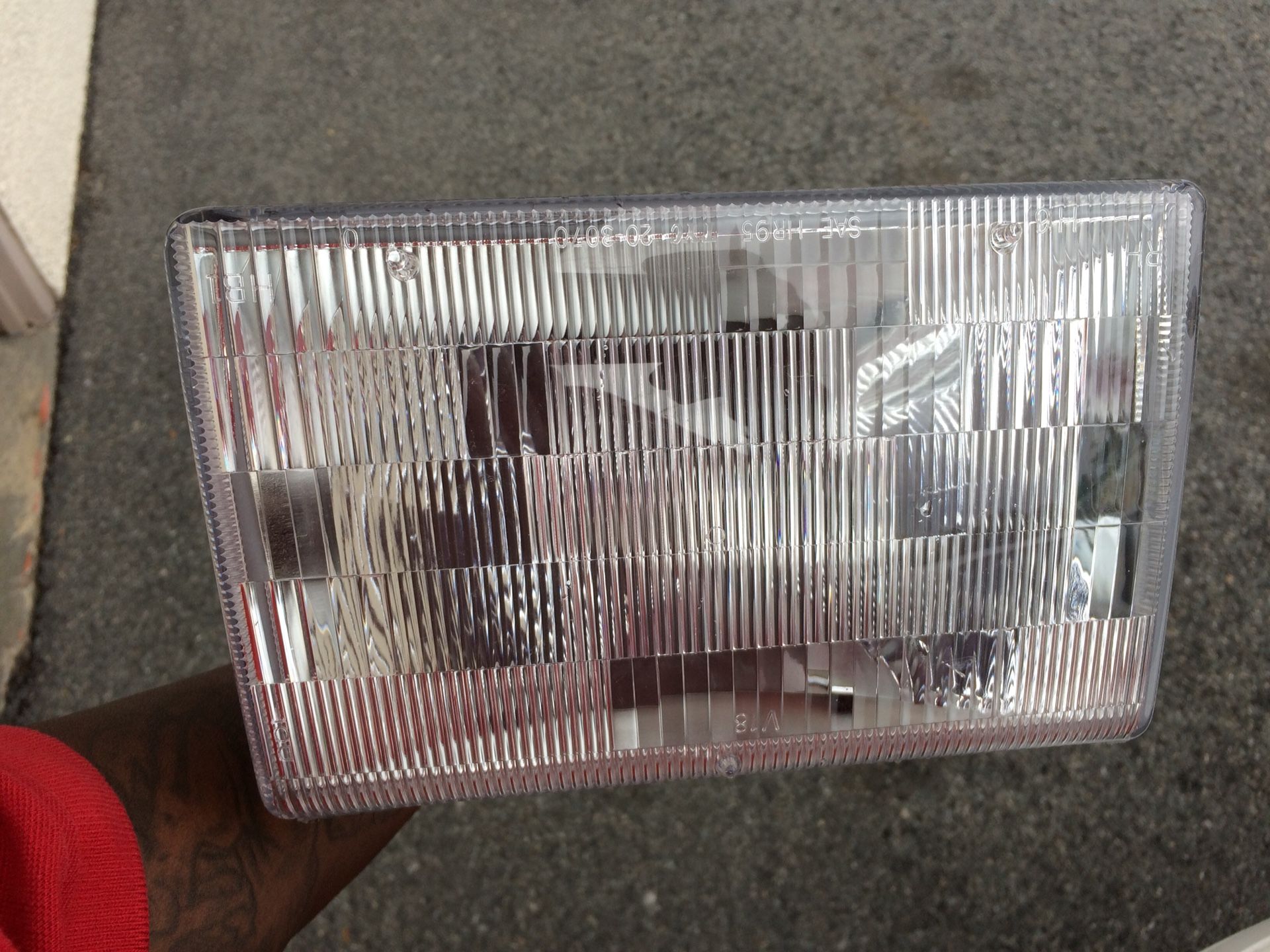 93-98 Jeep Grand Cherokee Headlight with bulb New