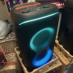 JBL «Partybox Club 120» Bluetooth Portable Speaker LED Lights, 160W Bass, JBL Pro Sound (NO MIC)