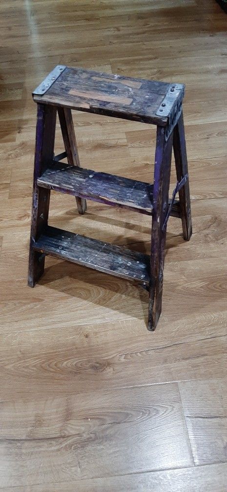 Decorative 2 Step Ladder Stool In Antique Wooden Rustic Farm Country