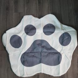 Kittie Paw Area Mats 2.5 Ft X 3 Ft White With Gray