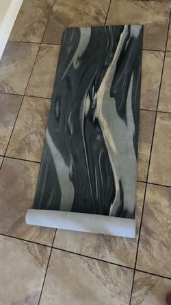 🧘‍♀️✨ Authentic Lululemon Yoga Mat – $25 ✨🧘‍♀️  📍 Pickup Location: s. Durango & 215 near IKEA  Premium Lululemon yoga mat with beautiful black marb