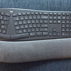 Logitech Ergo keyboard K860