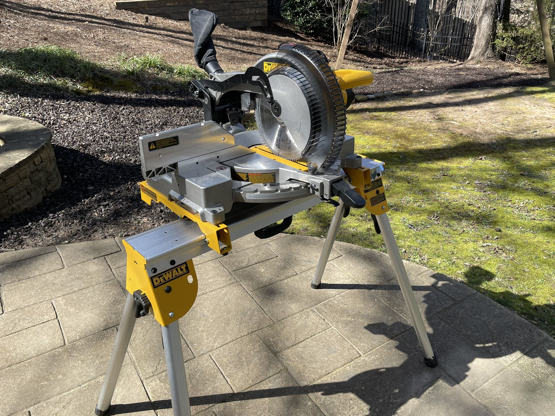 DeWalt DW715 12” Compound Miter Saw with Sawhorse Stand (foldable legs