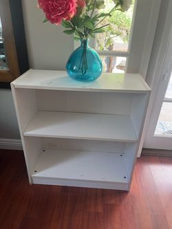 Simple 2 shelf bookshelf white