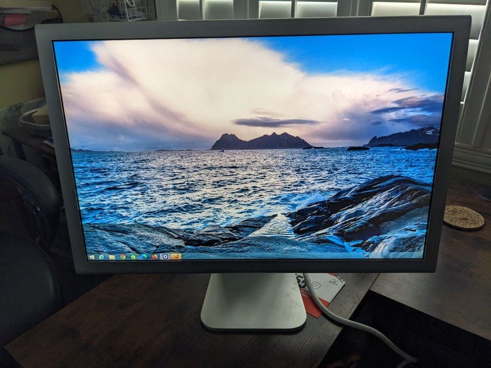 Apple 23" Cinema Display A1082 Monitor With Power Brick
