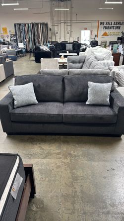 $499 Beautiful Gray Sofa