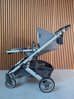 UPPAbaby CRUZ Travel System – Gray – Great Condition + UNUSED Matching Car Seat + Accessories