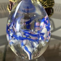 Art Glass Hand blown Oval Blue,Mauve & White Freeform Flower Design Vintage Paperweight. Such a cool design that resembles an exotic Flower! Egg shape