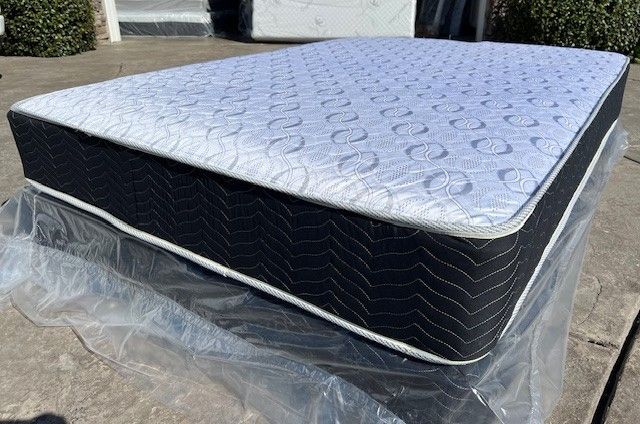 Queen Orthopedic Deluxe Collection Mattress!!
