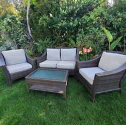 4 PC Patio Set + Cushions