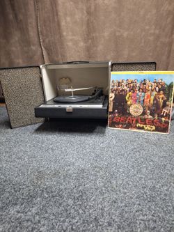 Suitcase Record Player~RARE~ Nice! ~MakeMeAnOffer ~