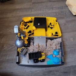 Kinetic Sand Construction Set Wit Extras