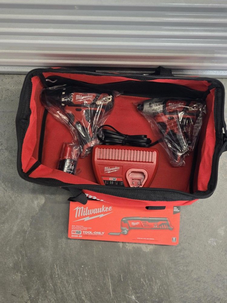 Brand New Milwaukee M12 Tool Bundle Impact / Drill / Bag / Charger / Battery 