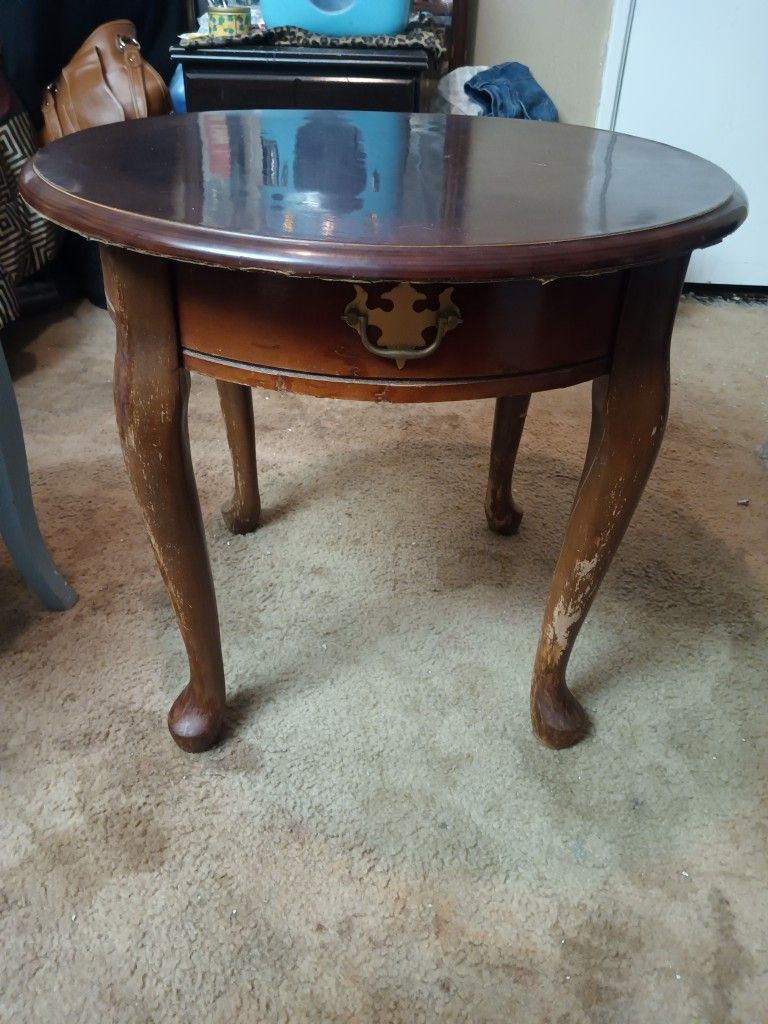 Dark Solid Wood Round End Table For Sale 