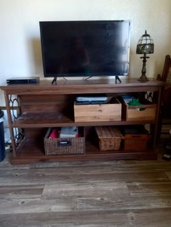 TV stand shelves