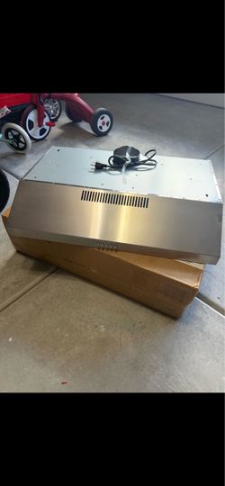 Range Hood 30 inches Velivi. Never used