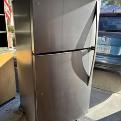 Very Nice And Super Clean Whirlpool Refrigerator Freezer
