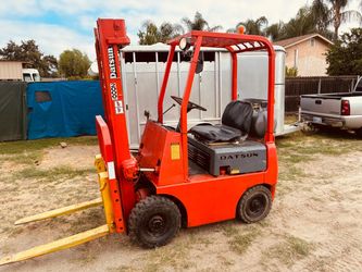 Forklift (READ DESCRIPTION)