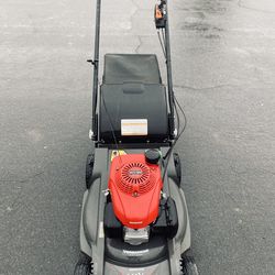 Honda Coommercial Gas Self Propelled Lawnmower