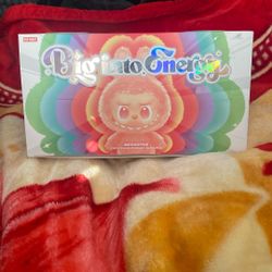 VINYL PLUSH BIG INTO ENERGY LABUBU