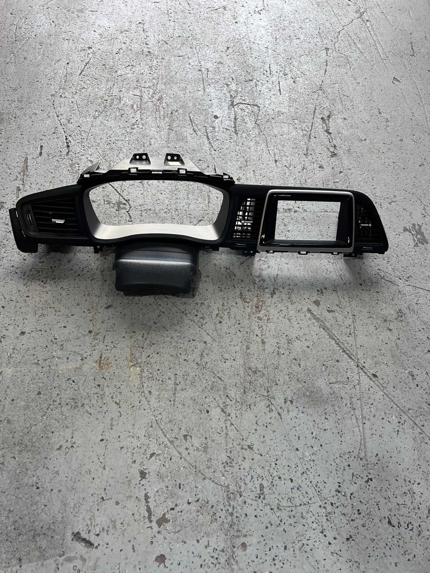 2018 2019 HYUNDAI SONATA SPEEDOMETER RADIO BEZEL BLACK 84740C2AA04XZ