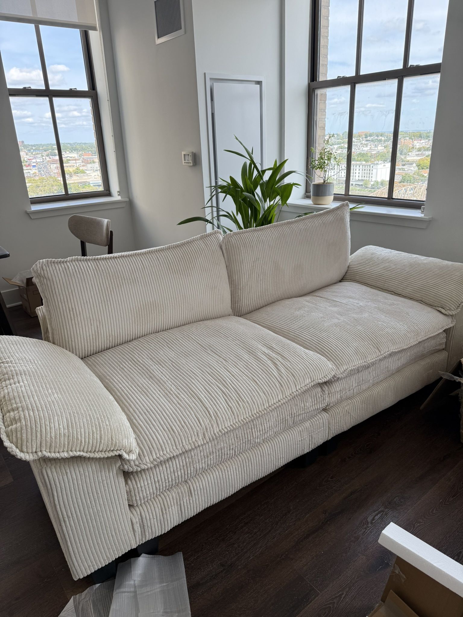 Brand New 3+1 Sofa β Only 2 Days Old!