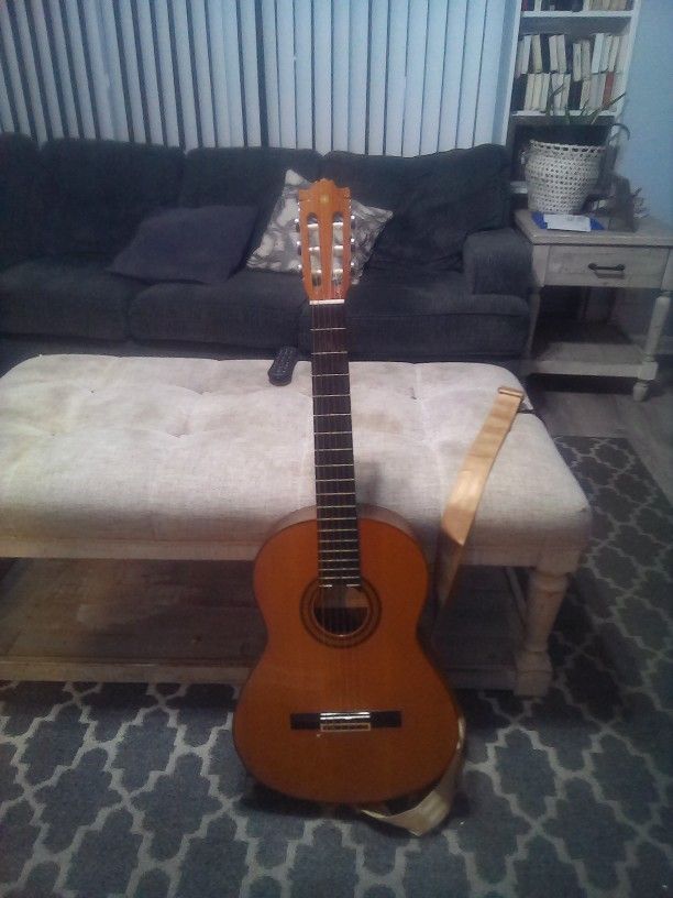 Yamaha G-231 II Acoustic Guitar Case Strings And Stap With All 6 Strings