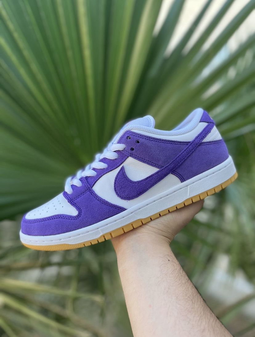 Nike dunk low championship court purple