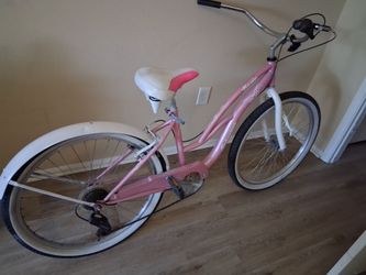 26'Schwinn  Roxie beach cruiser