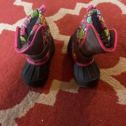 Size 8T Snow Boots, Great Condition!