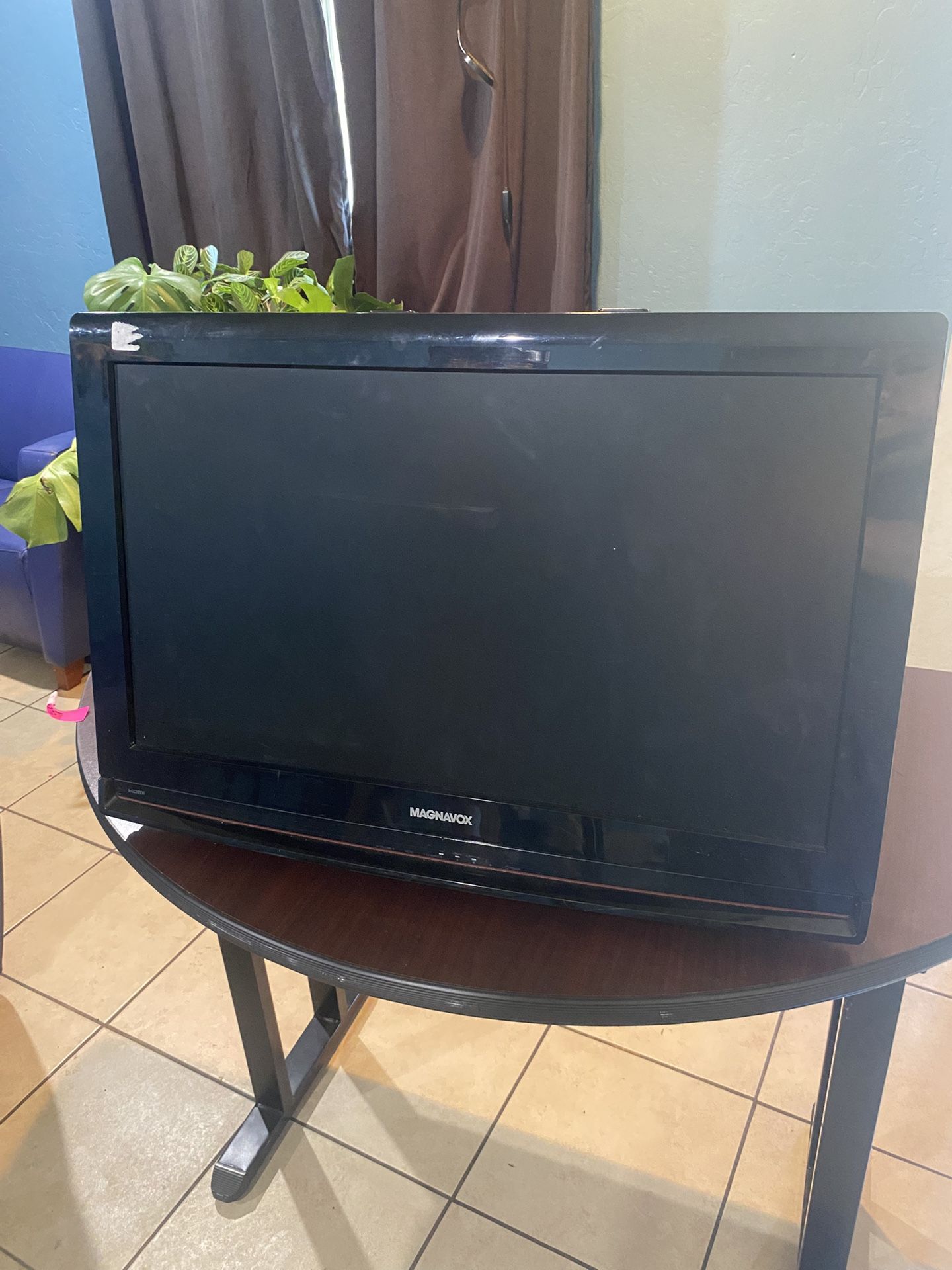 Magnavox Tv With DVD Player Inside