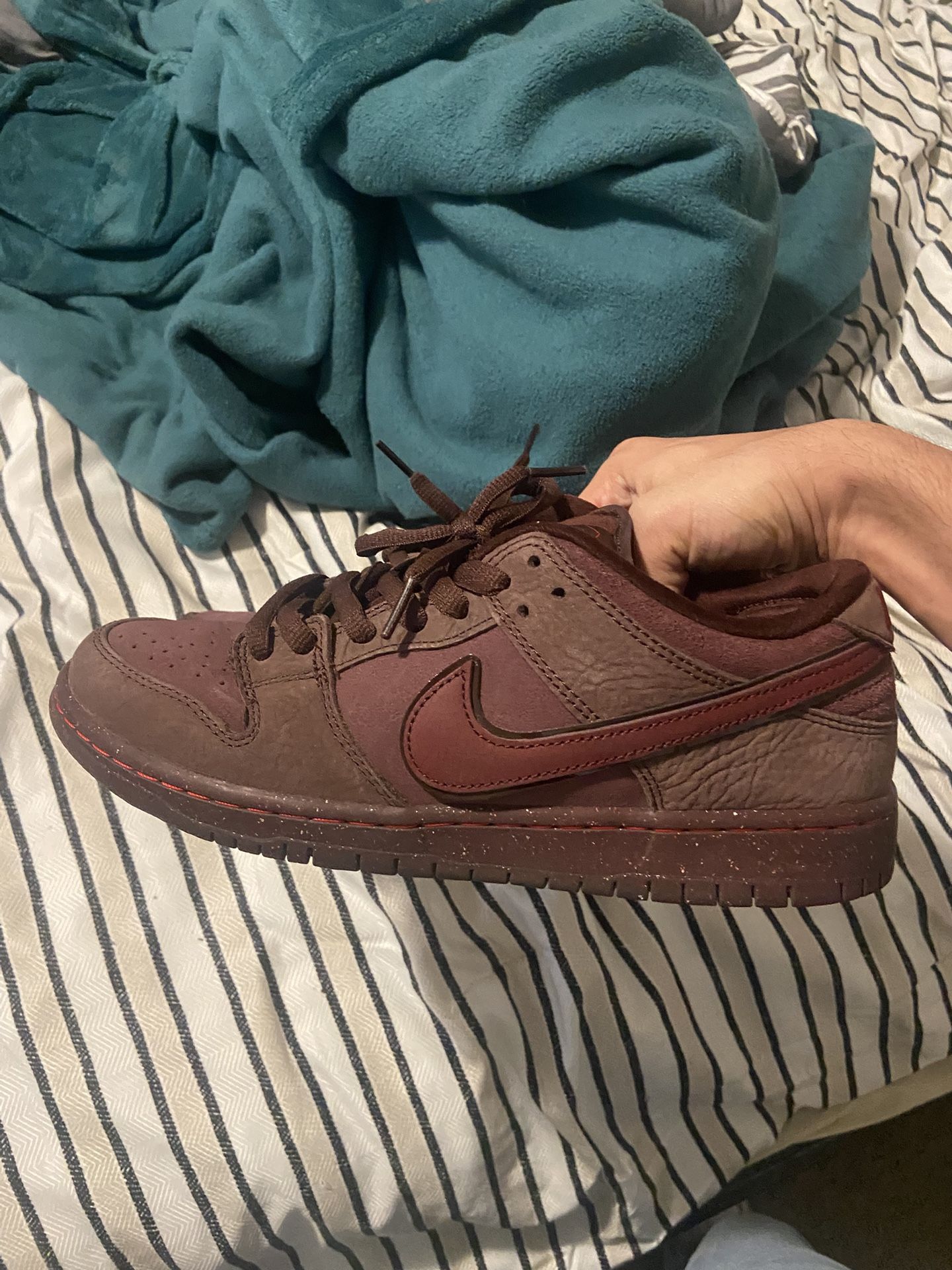 Sb Dunk Low Burgundy Crush