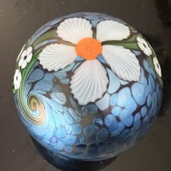 Orient & Flume Paperweight 1981 Floral Feather Design Signed iridescent box 1