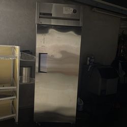 Single door freezerCommercial