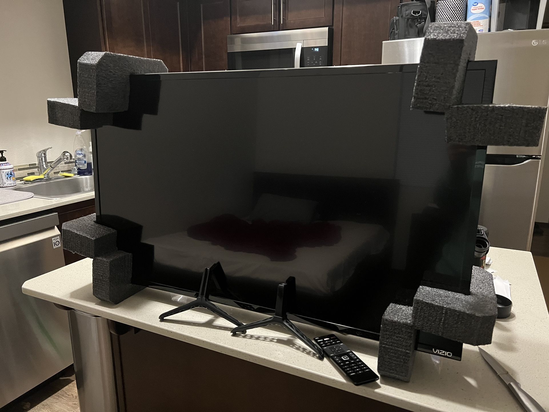 35” Vizio TV