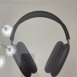 Apple Airpods Max USB-C In (Midnight) BrandNew/Sealed (NEGOTIABLE)