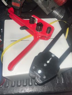 Plastic strapping tool set