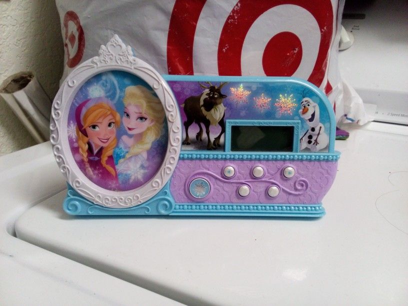 Clock Of Elsa And Anna