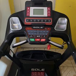 Sole F63 Treadmill