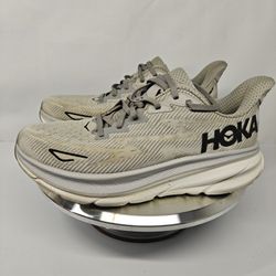 Size 9 US Men's Hoka Clifton 9 road running shoes