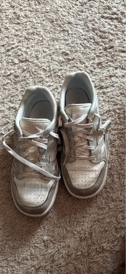 The new balance, gray white kid size 2 shoe
