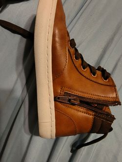 Boys size 10 shoes